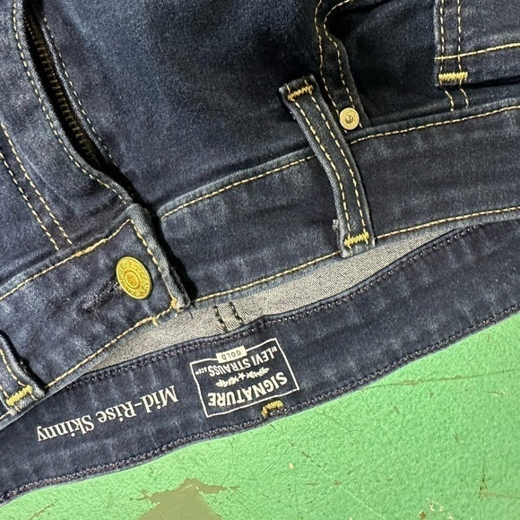 Levi Strauss gold women’s mid rise skinny jeans 33w 30l - Picture 8 of 8
